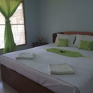Standard Zimmer mit Kingsize-Bett